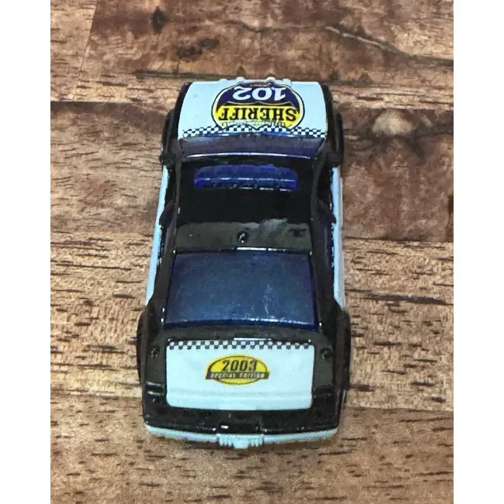 Vintage 2001 Mattel 1/64 Scale Matchbox police Car Sheriff 102 Car TC-292